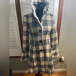 Wool black and white coat